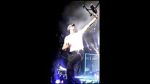 Ünlü İspanyol şarkıcı Enrique Iglesias'ın İHA kazası