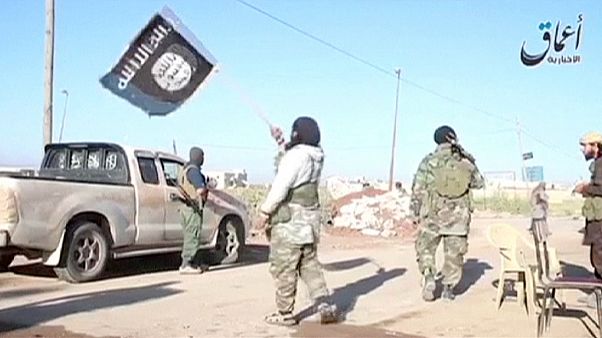 ISIL extends power in Syria; supply route to Aleppo cut, rights group claims ISIL extends power in Syria; supply route to Aleppo cut, rights group claims