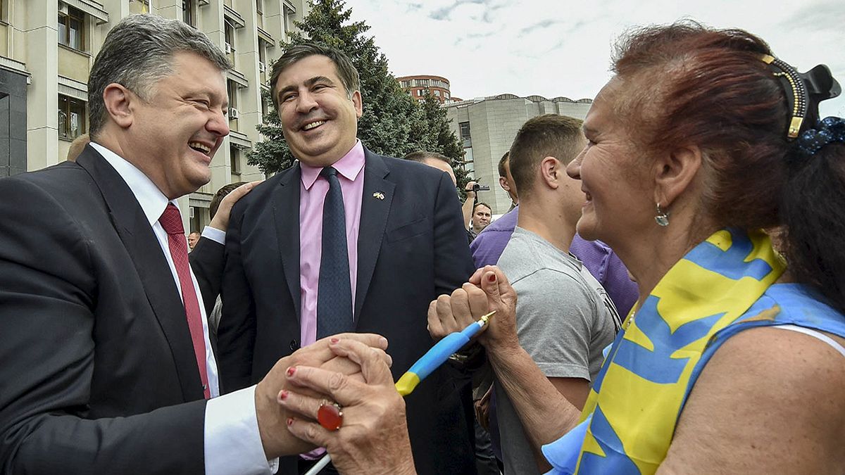 Saakaşvili Ukrayna milli marşını söyledi