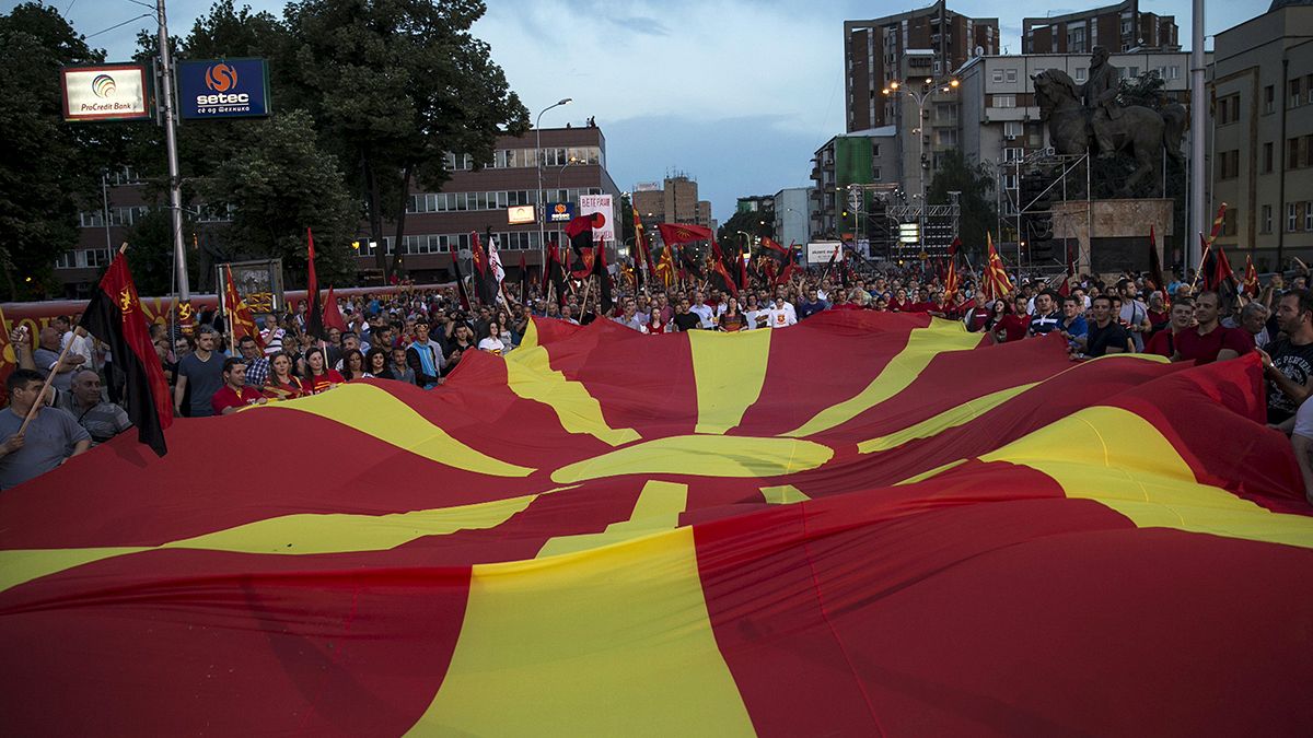الاتحاد الأوروبي ومقدونيا يتفقان على تنظيم انتخابات مبكرة