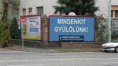 "Mindenkit gyűlölünk" - viccet csináltak a magyar kormány kampányából