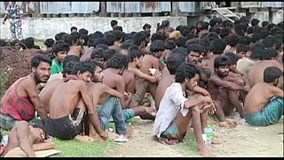 Birmania permite desembarcar a 700 inmigrantes a la deriva