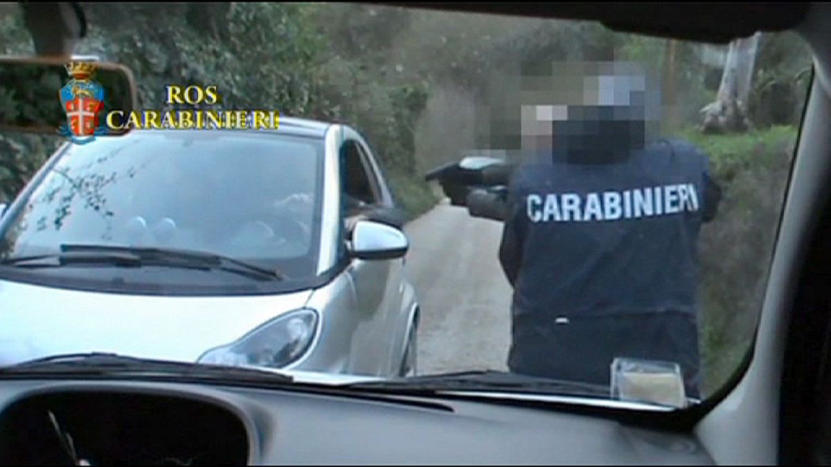 Italian police arrest 44 over migrant centre corruption