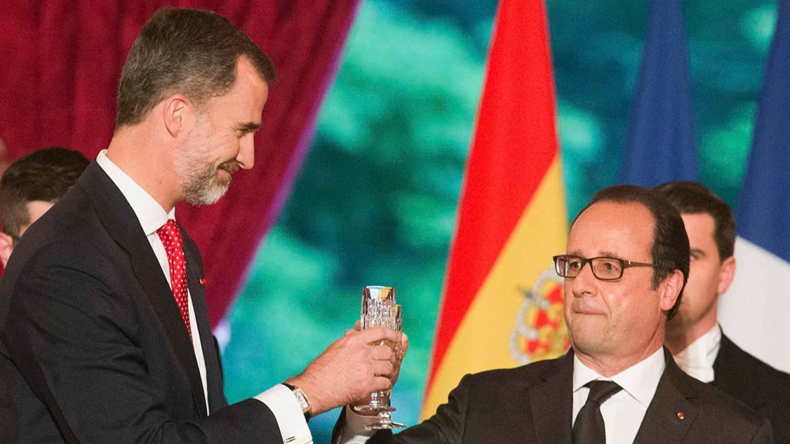 La alocada traducción simultánea del Elíseo durante la visita de Felipe VI