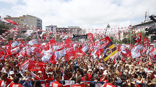 Turquia: Sociedade civil mobilizada para controlar votos Turquia: Sociedade civil mobilizada para controlar votos