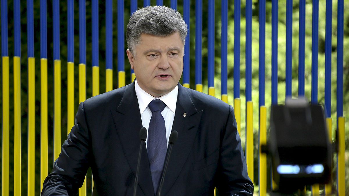 Petro Poroshenko faz balanço de um ano de presidência