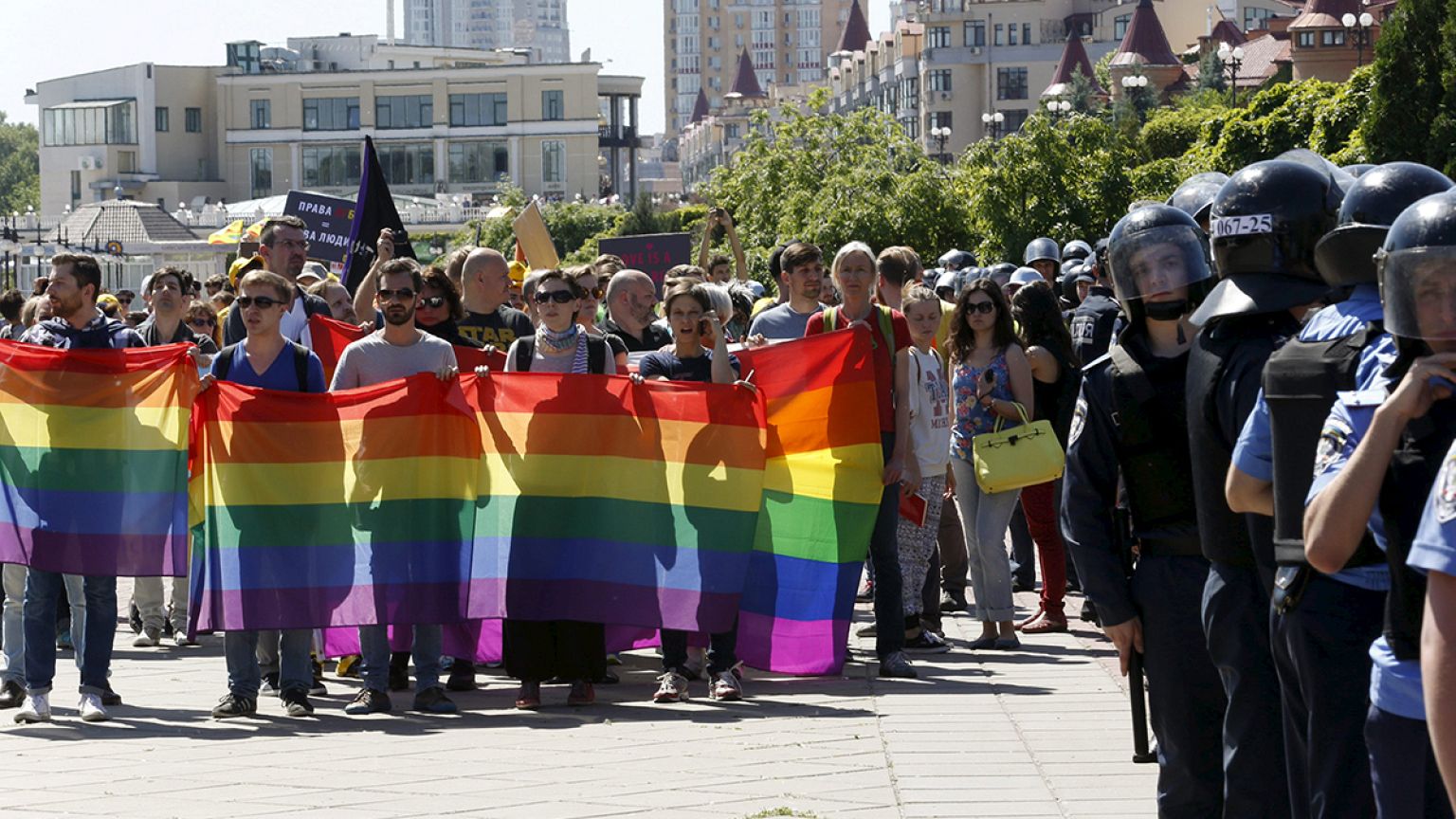Duros enfrentamientos durante la marcha del orgullo gay celebrada en Kiev
