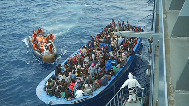 Près de 6000 migrants secourus au large de l'Italie Près de 6000 migrants secourus au large de l'Italie
