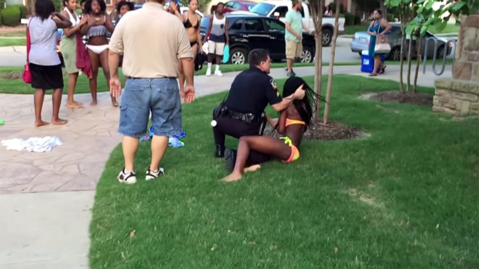 Latente Vorurteile: Grobe Polizeiaktion provoziert weitere Proteste in den USA