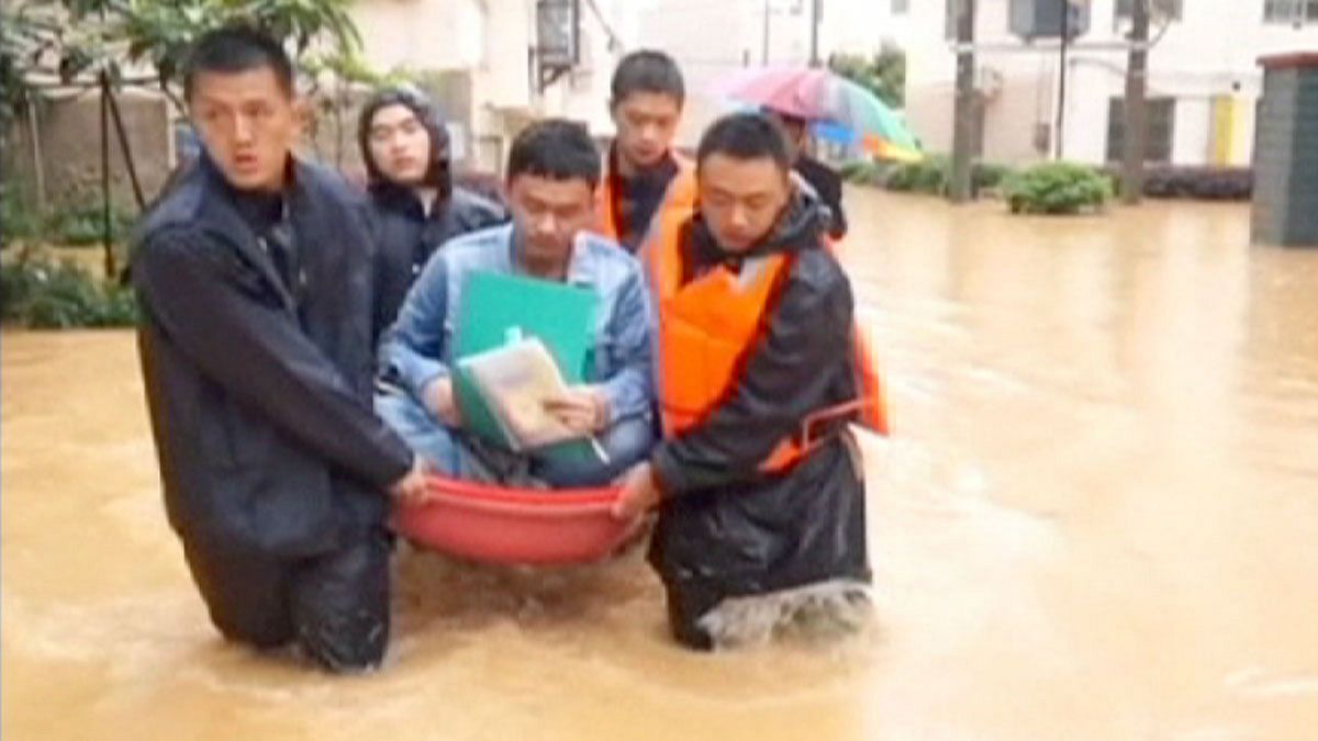 بارندگی شدید و جاری شدن سیل در جنوب چین