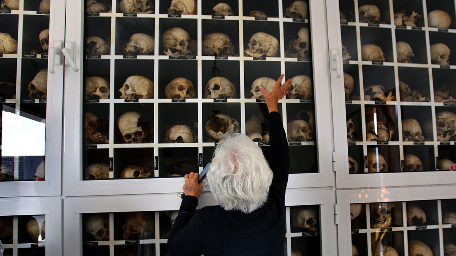 71 χρόνια από τη Σφαγή του Διστόμου: Η Ελένη Σφουντούρη αφηγείται όσα έζησε!
