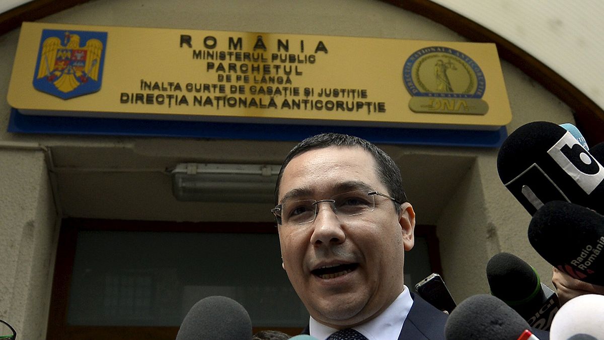 Nem lesz vizsgálat: a román parlament megvédte Victor Pontát