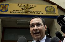 Румыния: обвиняемый в коррупции премьер сохранил иммунитет