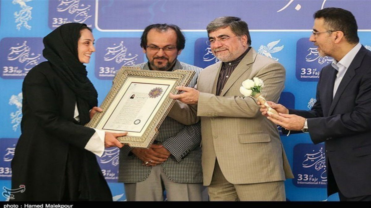 اهدای گواهینامه هنری ارشاد به سینماگران ایران