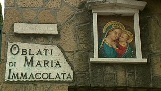 Dos monjas pasan todo el fin de semana atrapadas en un ascensor en Roma