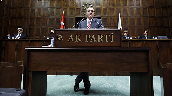 ترکیه؛ استعفای داود اوغلو در دیدار با اردوغان و آغاز فرایند تشکیل دولت جدید ترکیه؛ استعفای داود اوغلو در دیدار با اردوغان و آغاز فرایند تشکیل دولت جدید