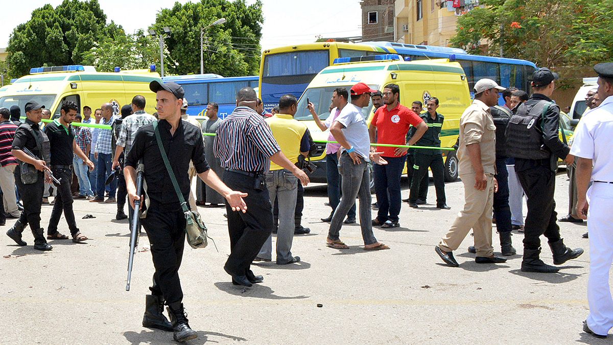 Egitto, polizia sventa un attentato suicida a Luxor
