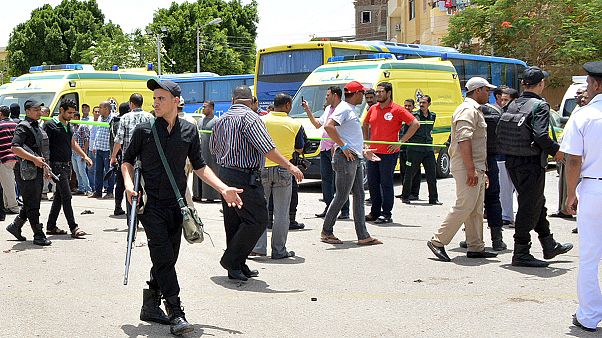 Mısır'ın turizm kenti Luksor'da bombalı saldırı Mısır'ın turizm kenti Luksor'da bombalı saldırı