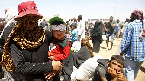Miles de refugiados sirios huyen a Turquía