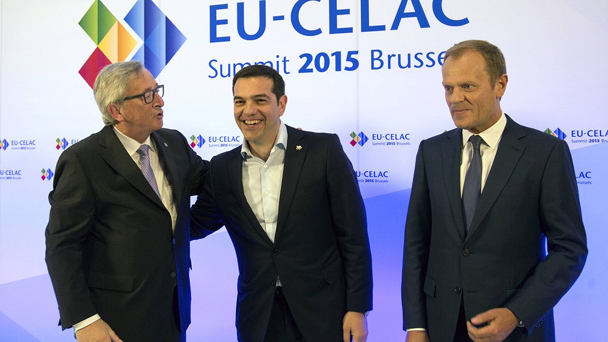 مراقبون أوروبيون: لقاء رئيس وزراء اليونان ورئيس المفوضية الأوروبية محاولة أخيرة لحل أزمة الديون اليونانية