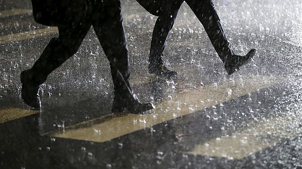 400 000 personnes menacées par les pluies torrentielles au Japon 400 000 personnes menacées par les pluies torrentielles au Japon