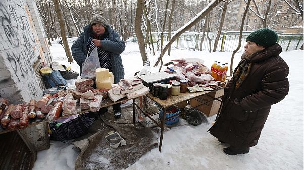 Каждый шестой россиянин живет за чертой бедности Каждый шестой россиянин живет за чертой бедности
