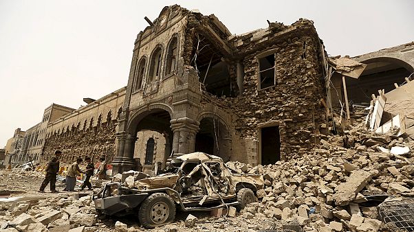 Arabia Saudí bombardea el centro histórico de Saná matando, al menos, a cinco civiles Arabia Saudí bombardea el centro histórico de Saná matando, al menos, a cinco civiles