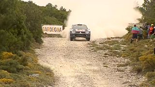 Hayden Paddon da la sorpresa y lidera el Rally de Italia