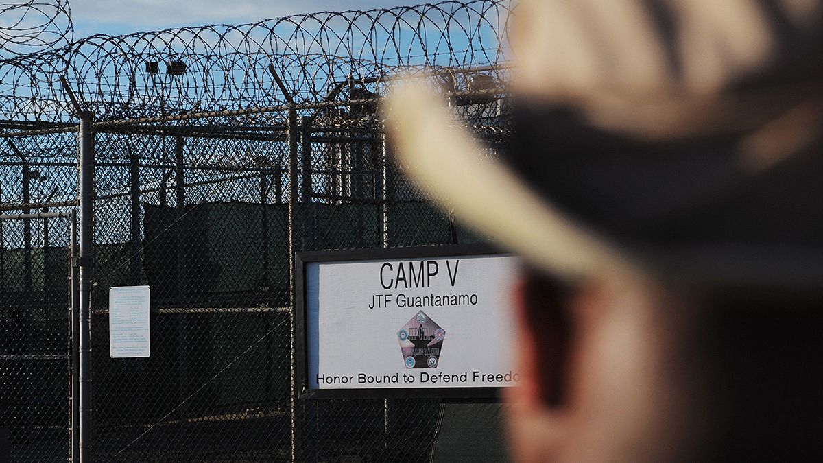 Guantanamo'da tutulan 6 Yemenli mahkum Umman'a gönderildi