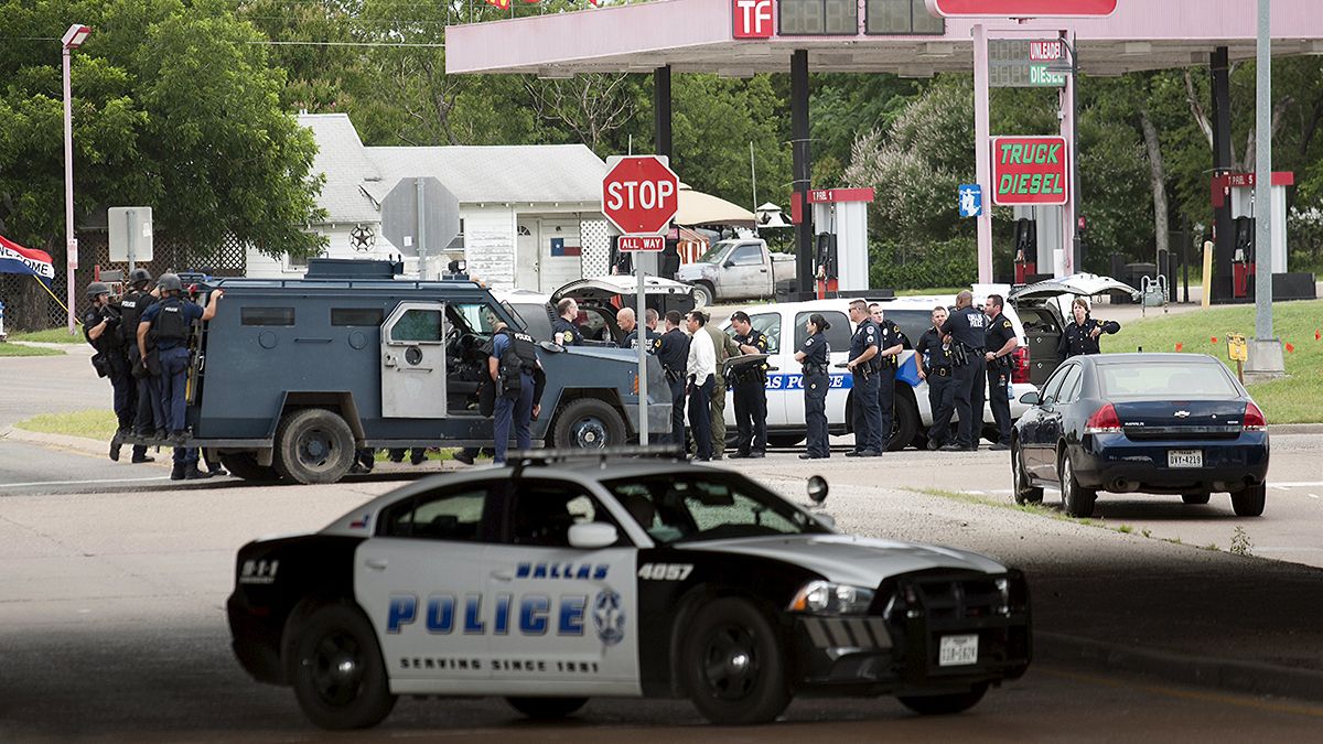 شرطة تكساس تقتل مسلحا اطلق النار على مقر شرطة المدينة