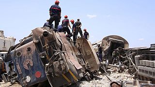 مقتل واصابة العشرات في حادث تصادم قطار بشاحنة في تونس