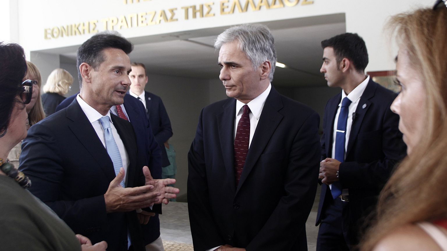 Ο Καγκελάριος της Αυστρίας στο Κοινωνικό Ιατρείο Αθήνας και στον Ευαγγελισμό