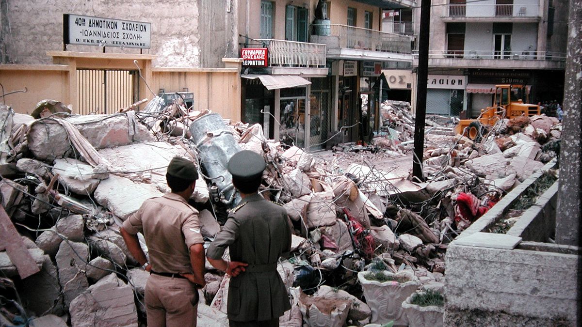 Θεσσαλονίκη: Σπάνιες φωτογραφίες από τον φονικό σεισμό του '78