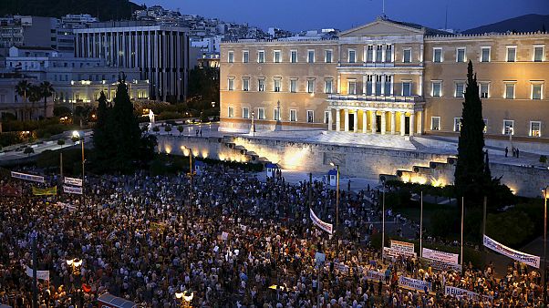 Les Grecs manifestent contre l'austérité Les Grecs manifestent contre l'austérité