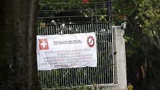 La pancarta de la discordia entre la diplomacia suiza y los golfistas venezolanos