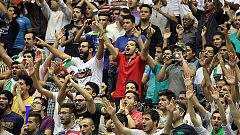 کامیابی تیم والیبال ایران و ناکامی تماشاگران زن