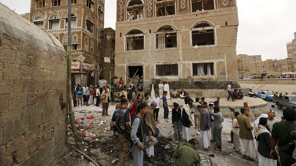Autóbomba robbant egy mecsetnél Szanaában