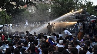 Hausse de prix en Arménie : canons à eau et matraques pour disperser des protestataires