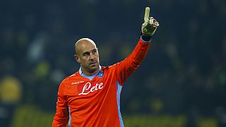 Goalkeeper Reina returns to Napoli