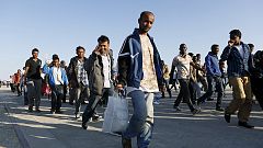 Verzweifelt, ausgehungert, verletzt: Neue Flüchtlingswelle kommt auf Sizilien an