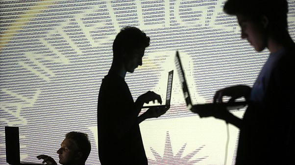 Újabb botrány: francia elnököket is lehallgatott az NSA Újabb botrány: francia elnököket is lehallgatott az NSA