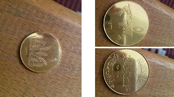 Premières photos du "dinar islamique", la monnaie de Daesh Premières photos du "dinar islamique", la monnaie de Daesh