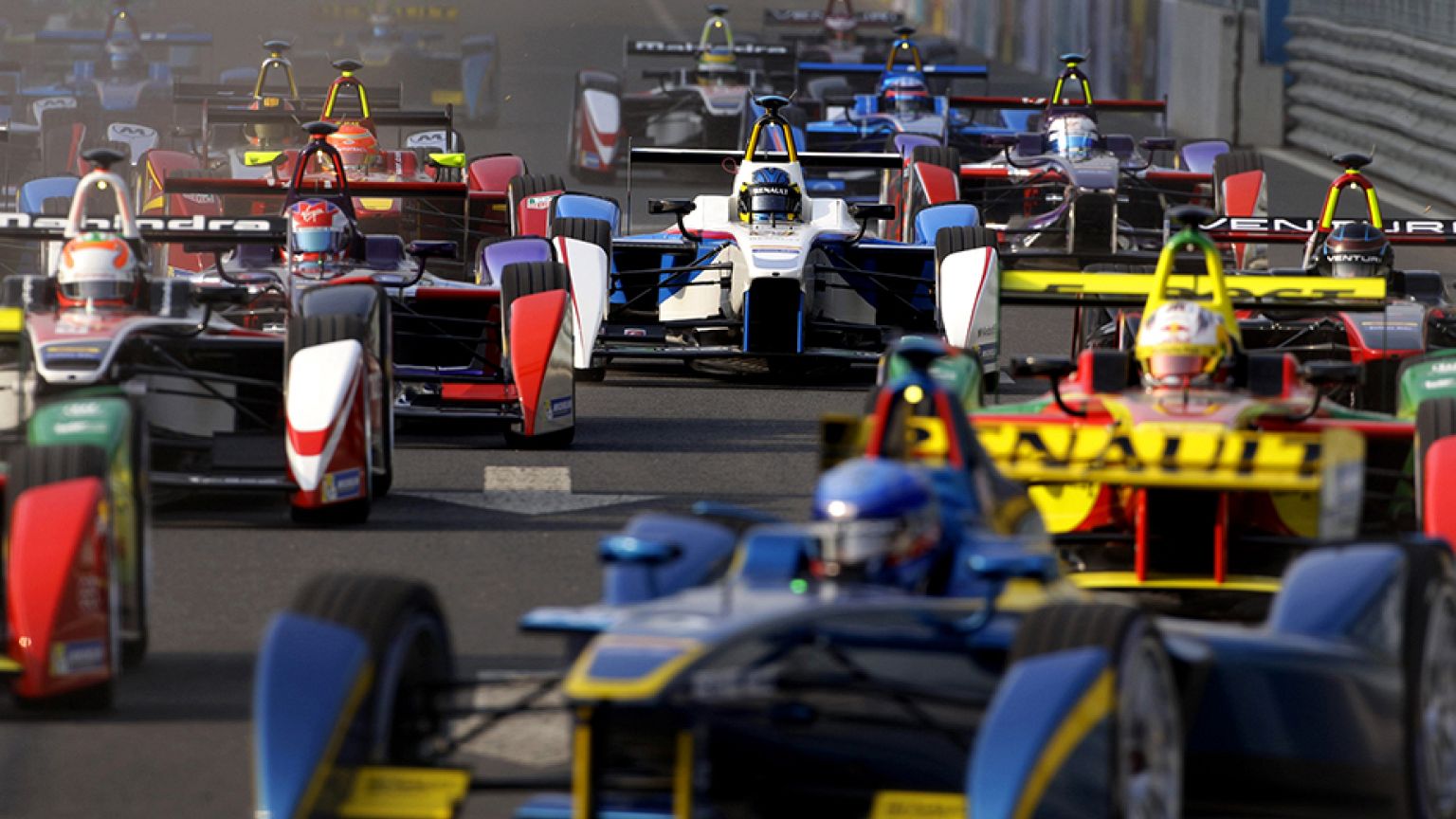 Kivásárolják Bernie Ecclestone-t a Forma 1-ből?