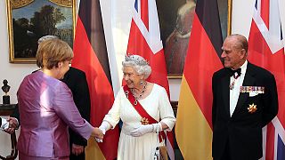 Queen Elizabeth meets Merkel on Germany visit