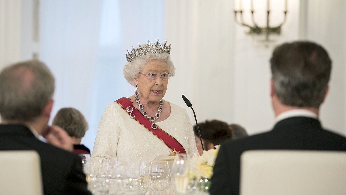 La reina Isabel II de Inglaterra habla del riesgo de "división" en Europa durante su visita a Alemania