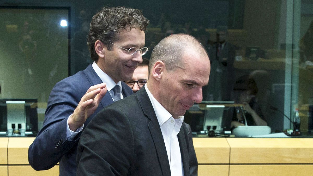 وزراء مالية مجموعة اليورو مستمرون بمناقشة مسألة الديون اليونانية