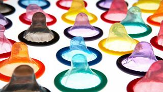 Renk değiştiren prezervatif icadı ödül getirdi