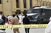 Kuwait: suicide attack kills many in mosque