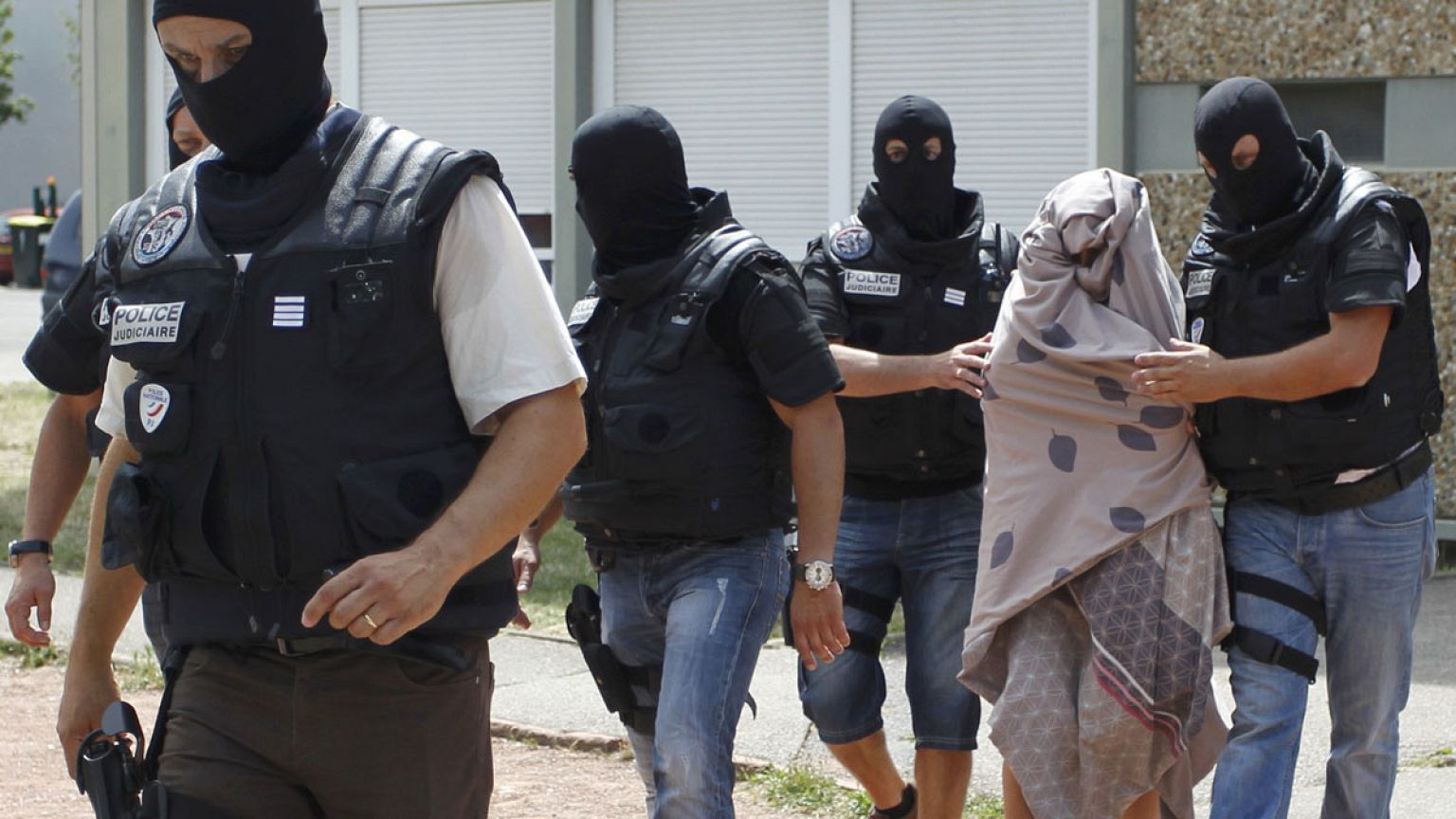 Γαλλία: Φρικτή τρομοκρατική επίθεση με αποκεφαλισμό