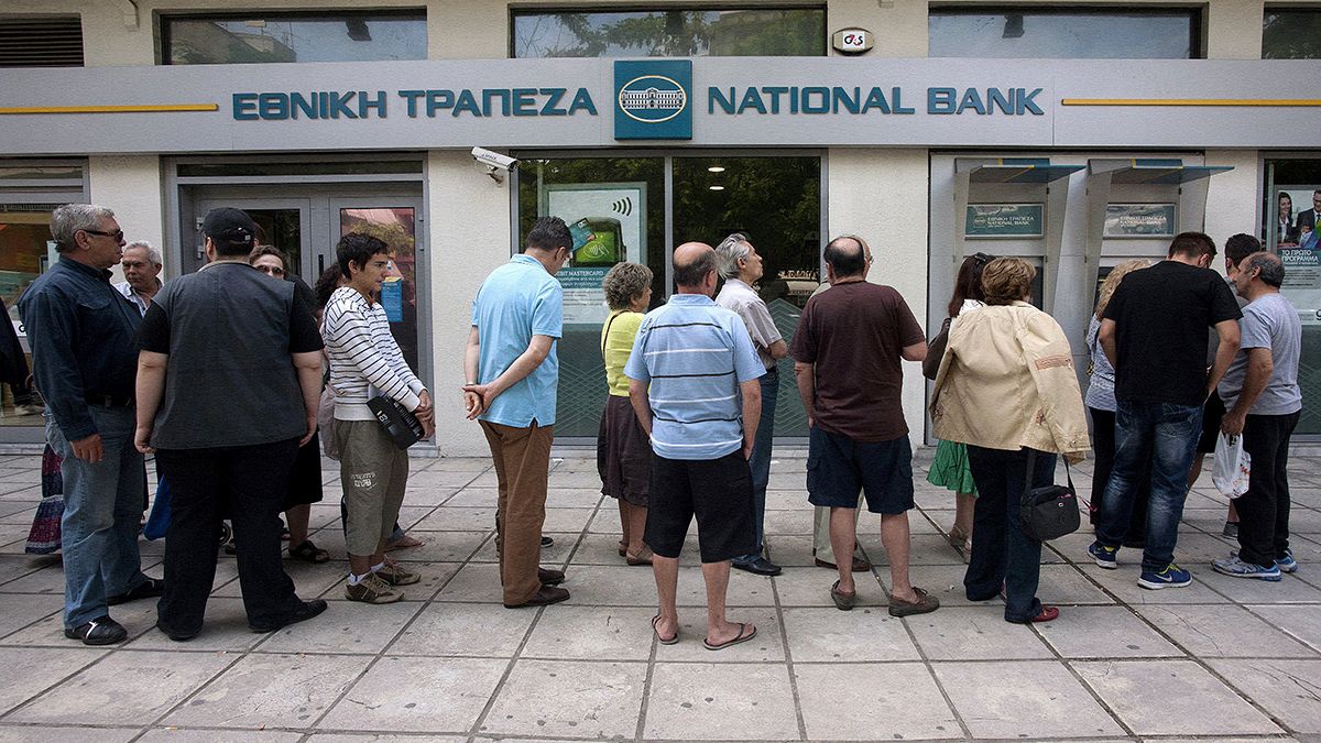 Nuova corsa dei greci ai bancomat